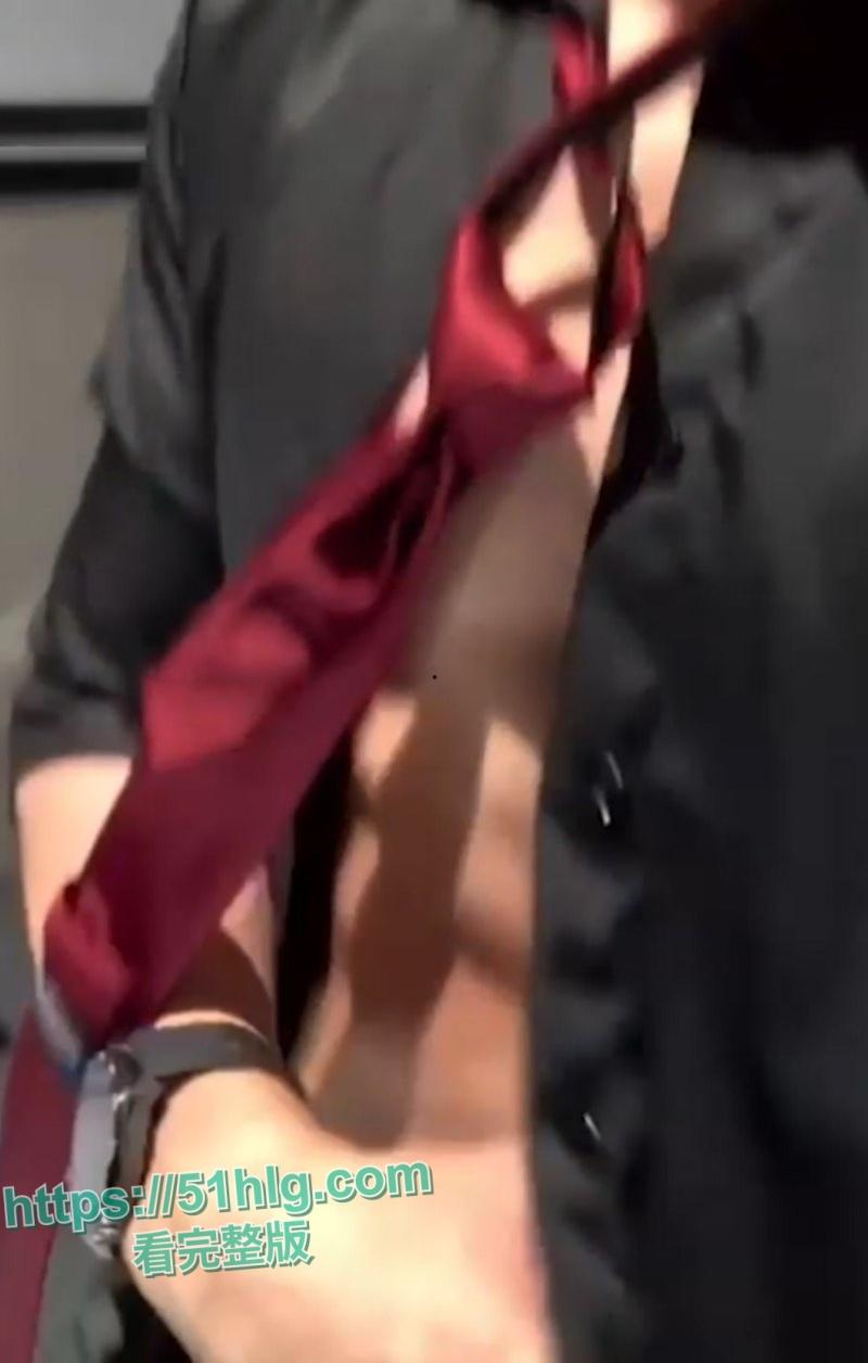 【辽宁】抖音人气网红【友哥】墨镜撸管视频外流 腹肌身材超吸睛 镜头前骚气实足,大屌让众多富婆疯狂-3