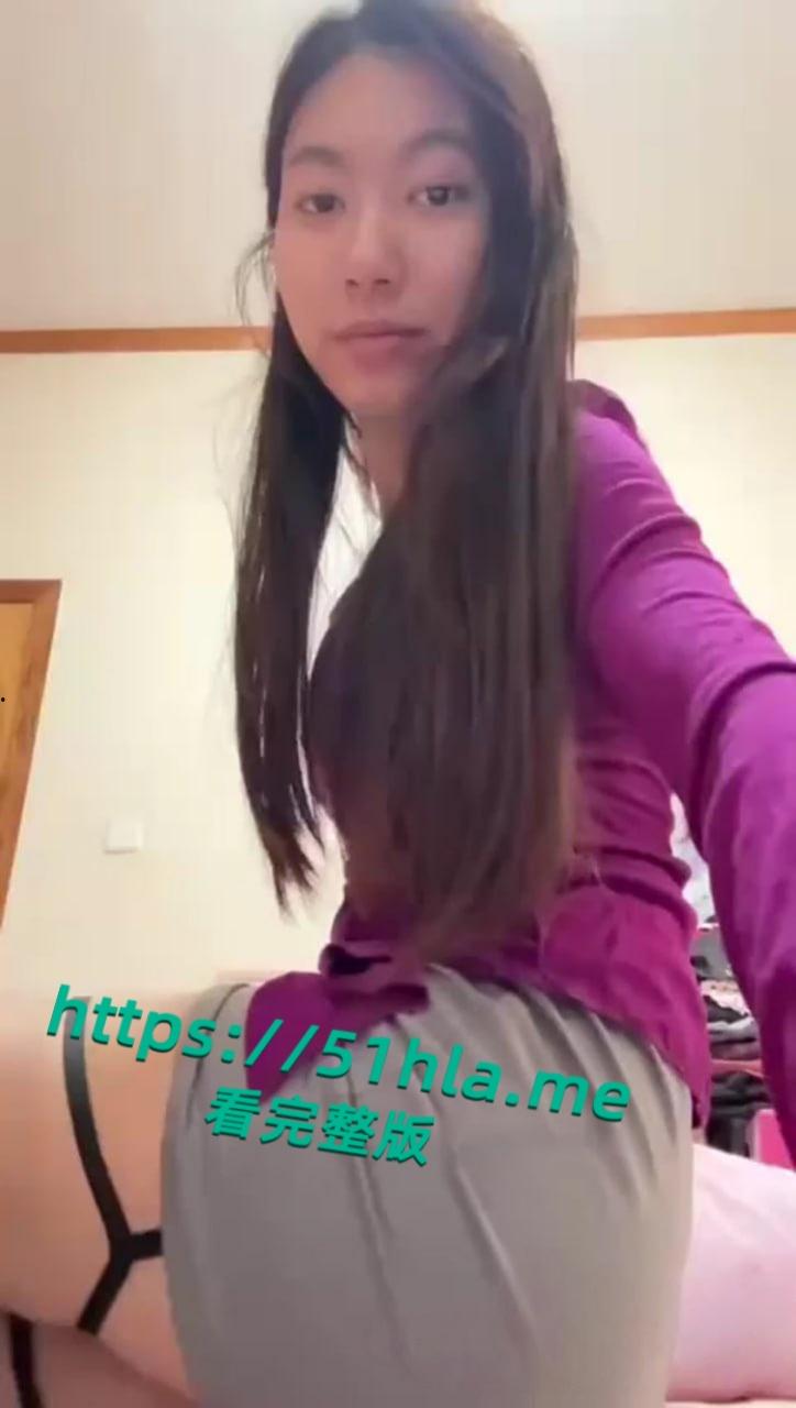 抖音极品网红【Loioeei】做爱视频流出,各种制服展示诱人身材,翘臀撅起嫩逼被后入疯狂爆操!-4