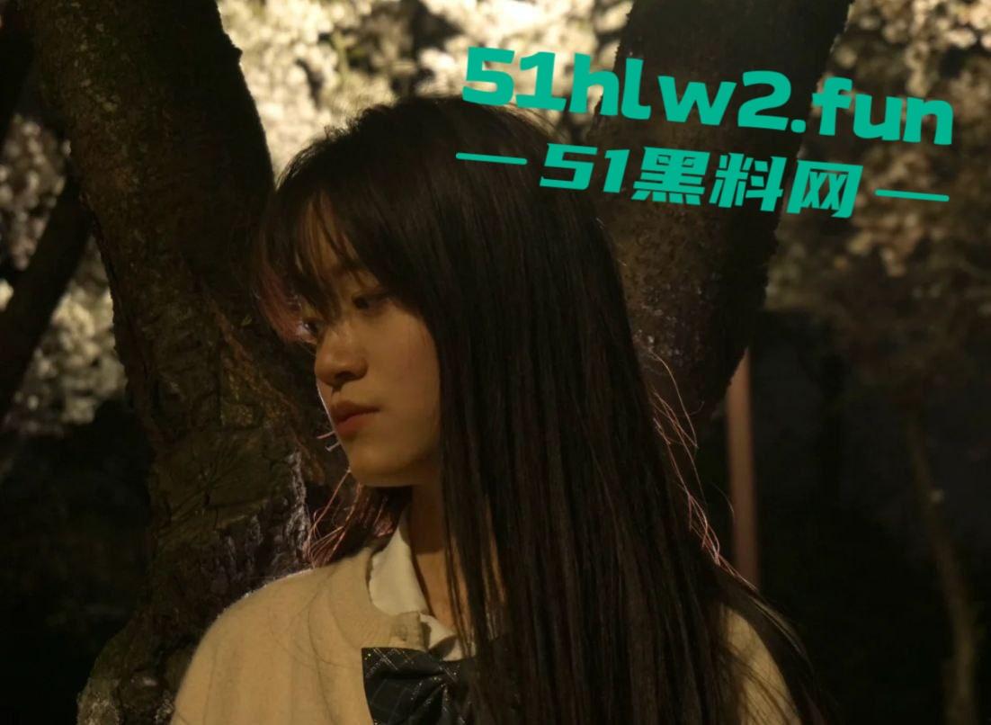 扬州大学骚母狗投稿出圈,JK黑丝无套后入骚气外露,逼脸同框看得粉丝心痒痒!-2