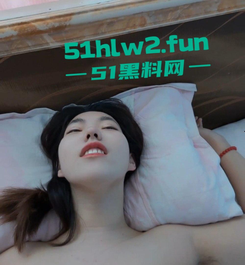 扬州大学骚母狗投稿出圈,JK黑丝无套后入骚气外露,逼脸同框看得粉丝心痒痒!-8