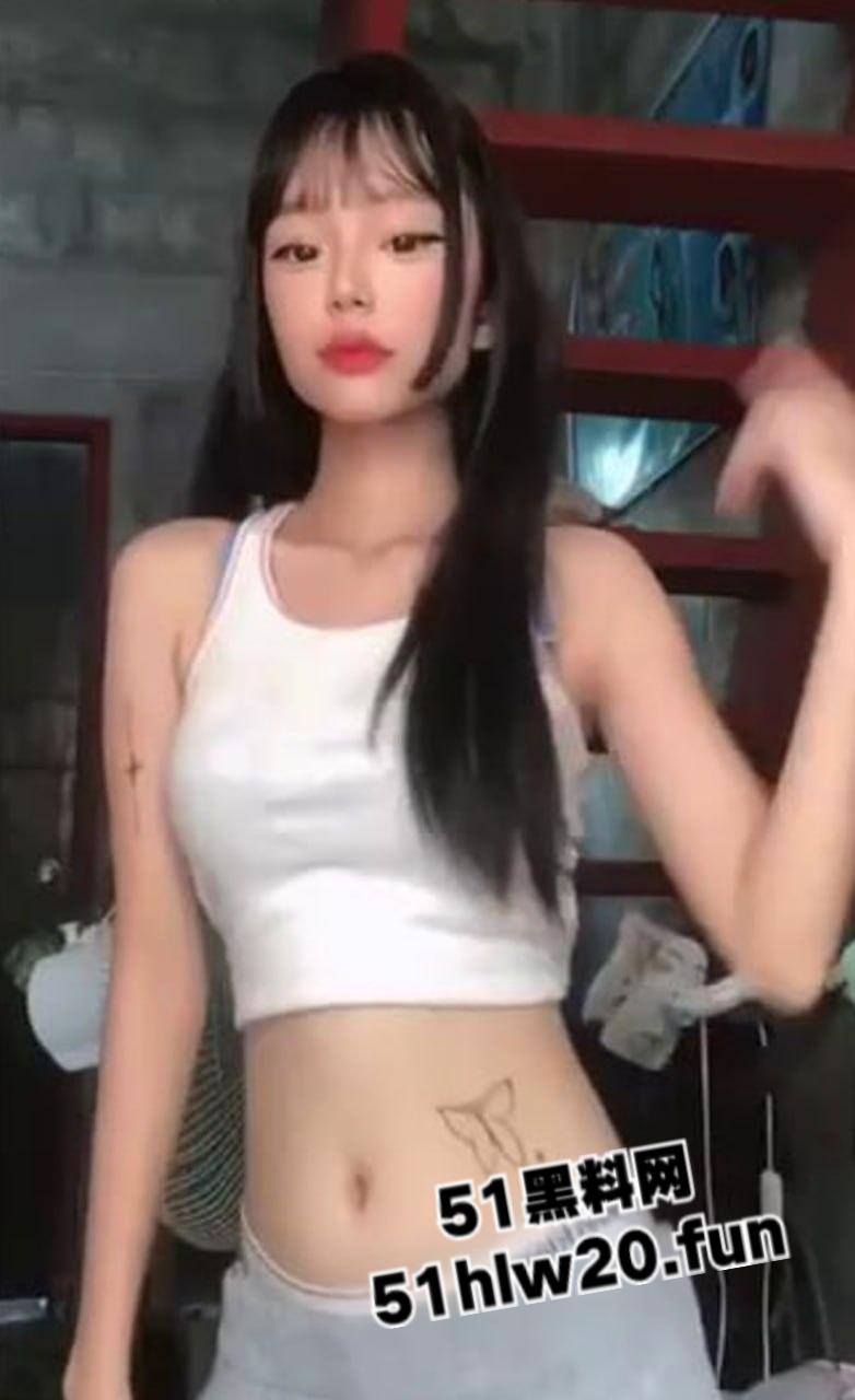 约啪大神分享,新约的高颜值精神小妹性感细腰美腿美乳饱满,自拍勾引视频渴望被大鸡巴爆操。-1