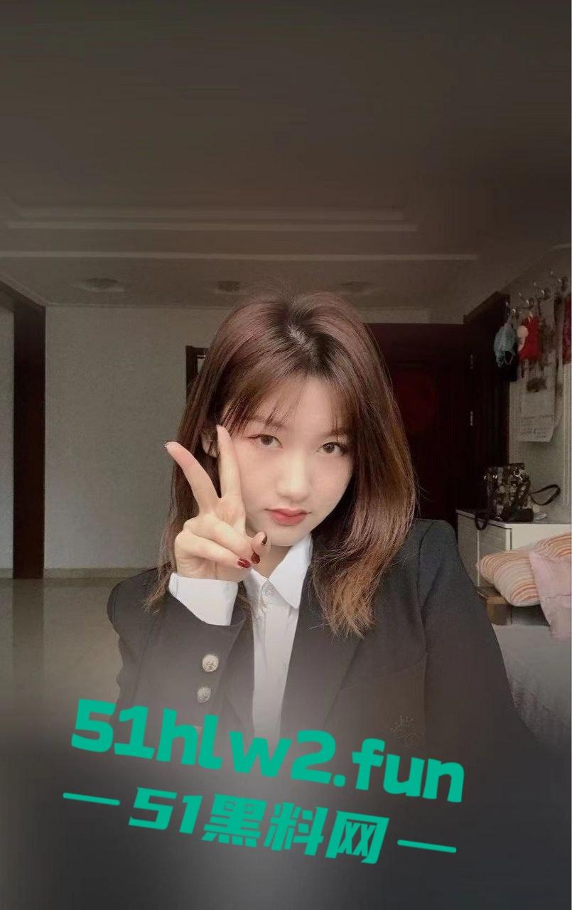 河北衡水顺平中学班主任爆大瓜！C-18班政治老师教书是正经的，下课跪地吃鸡骚得一批真会玩！-8