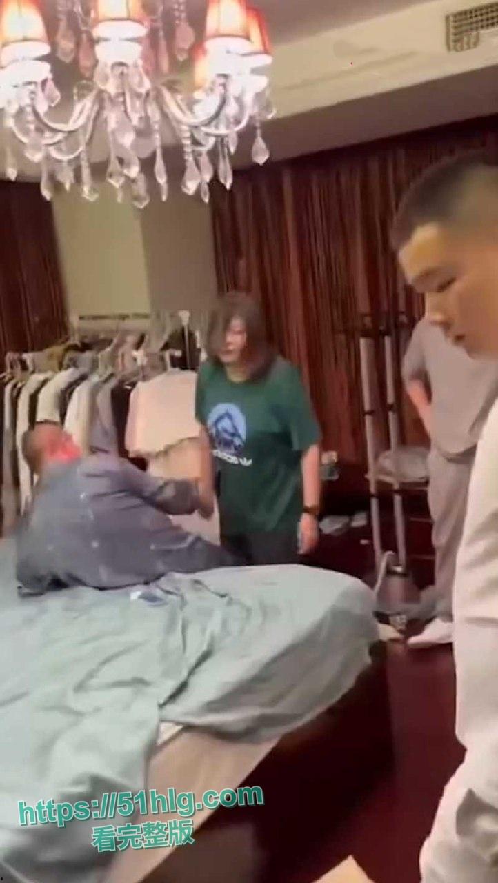 七夕佳节精彩演绎!出轨丈夫、怒焰妻子与绝望小三的残酷冲突,公安民警在旁也无能为力-1