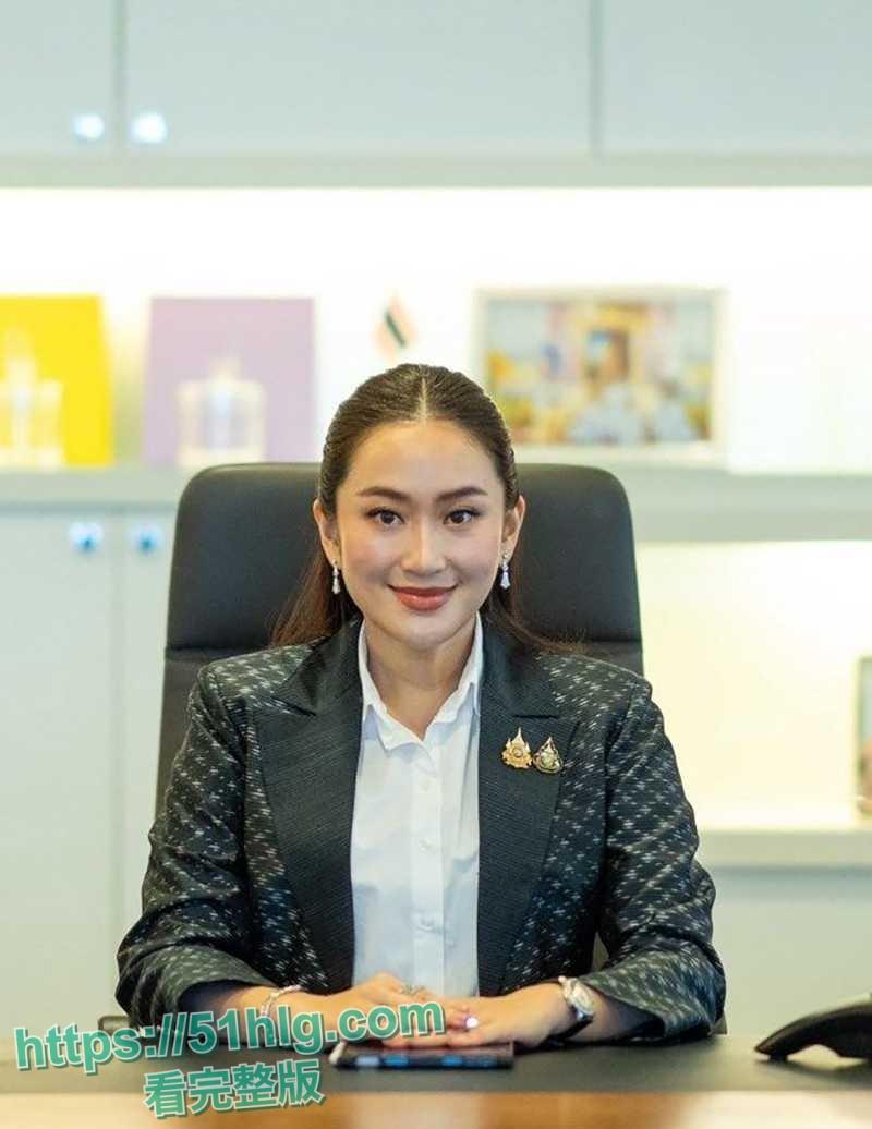 【泰国】女总理【佩通坦钦那瓦】深陷出轨风波 与小鲜肉性爱视频流出 极品巨乳 完美露脸 尺度劲爆 震惊全网-5