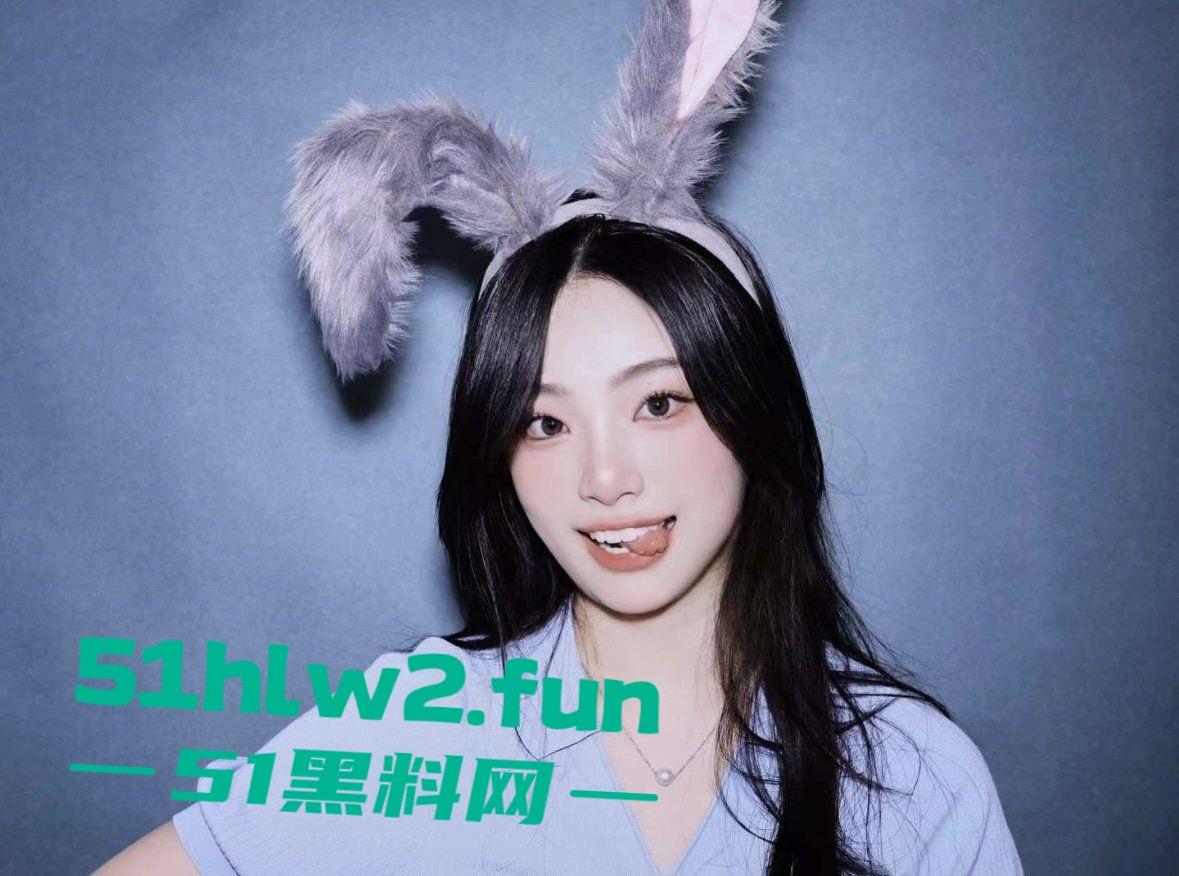 高颜值长腿学生妹,为了钱下海做伴游成金主大叔包养的金丝雀,白天仙气飘飘晚上变身母狗,忘我吃鸡骚气四溢。-4