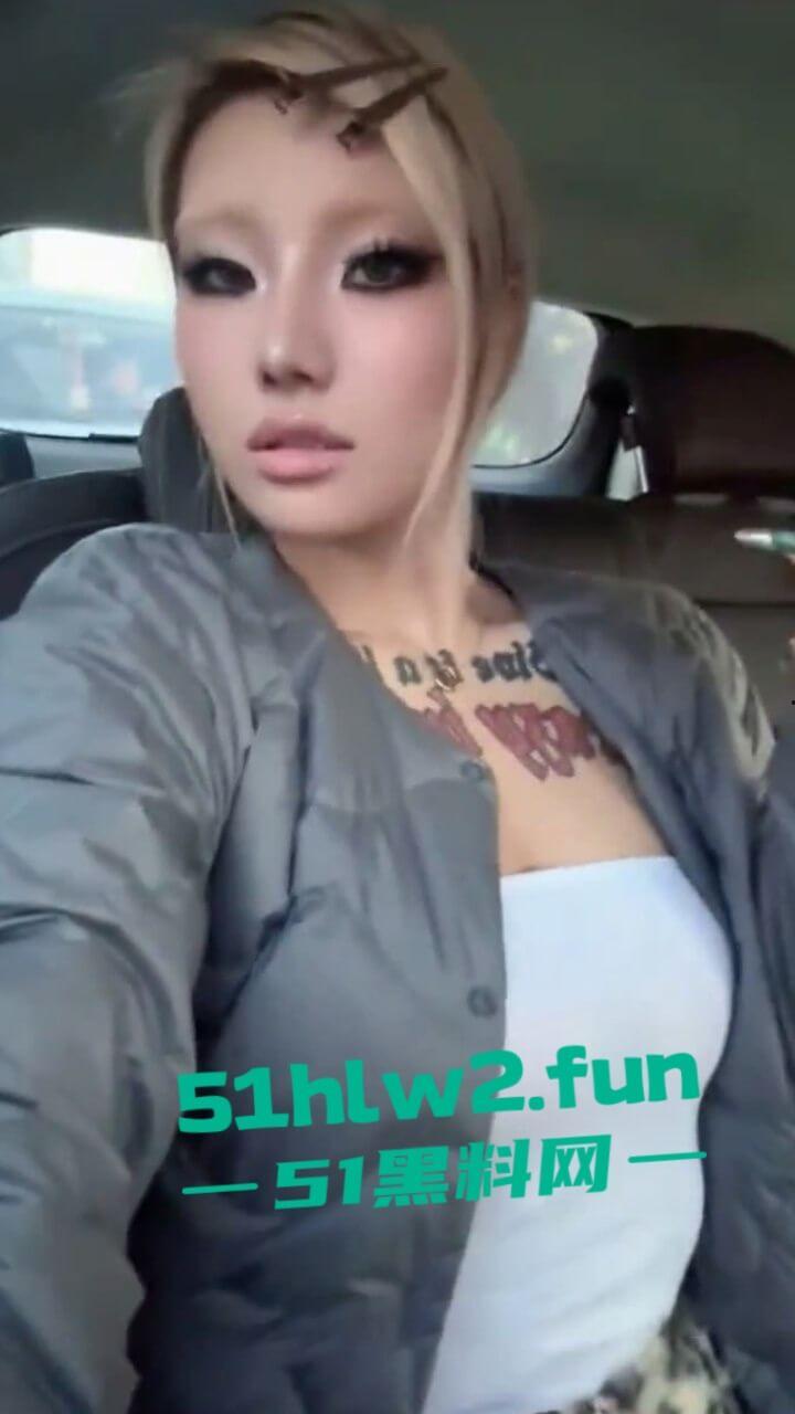 成都刺青母狗【HighSchoolGirls】身材超性感辣妹。巨乳肥臀身材火辣自慰做爱私拍流出。-7