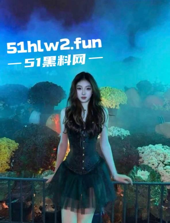 上海极品身材反差大二舞蹈生【刘静雯】被爆裸照网上勾引他人,车库男厕所性爱视频全网疯传。-9