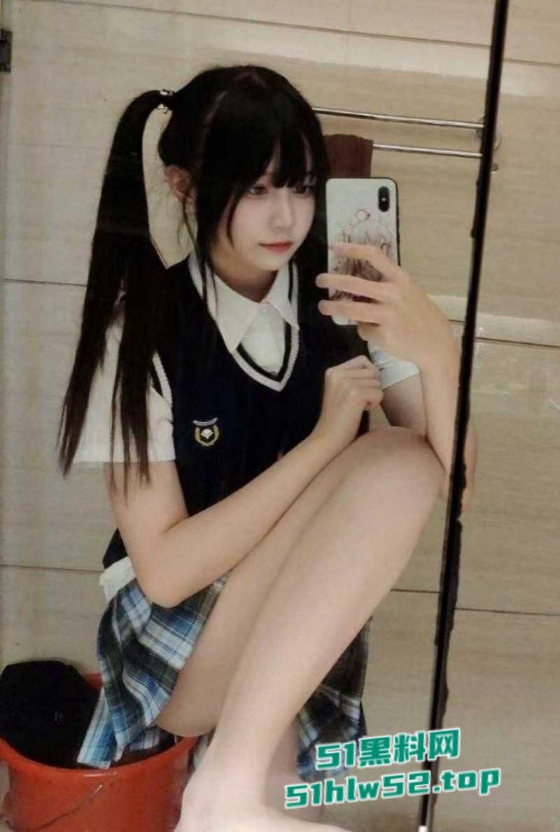 清纯白丝JK嫩妹与男友激情性爱，双马尾胯下卖力侍奉，娇嫩翘臀遭猛烈打桩，激情十足反差感拉满！-7