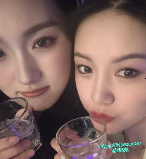 吉林延边母狗王茗雪恋爱期间被男友彻底调教开发 穿着情趣内衣的她主动迎合男友爬行口交后 被无套猛干翘臀-1