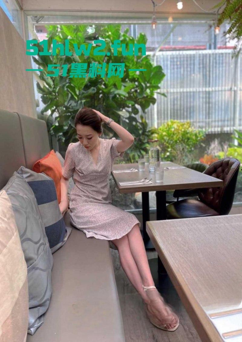 公司美女同事的私密被曝光,极品妹子给公司领导献媚,拍下自己的裸体视频流出!-6