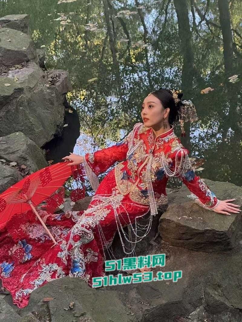 江西赣州极品骚母狗【周茹霞】约炮成瘾,口交吞精样样精通,女上位骑乘疯狂榨精!-5