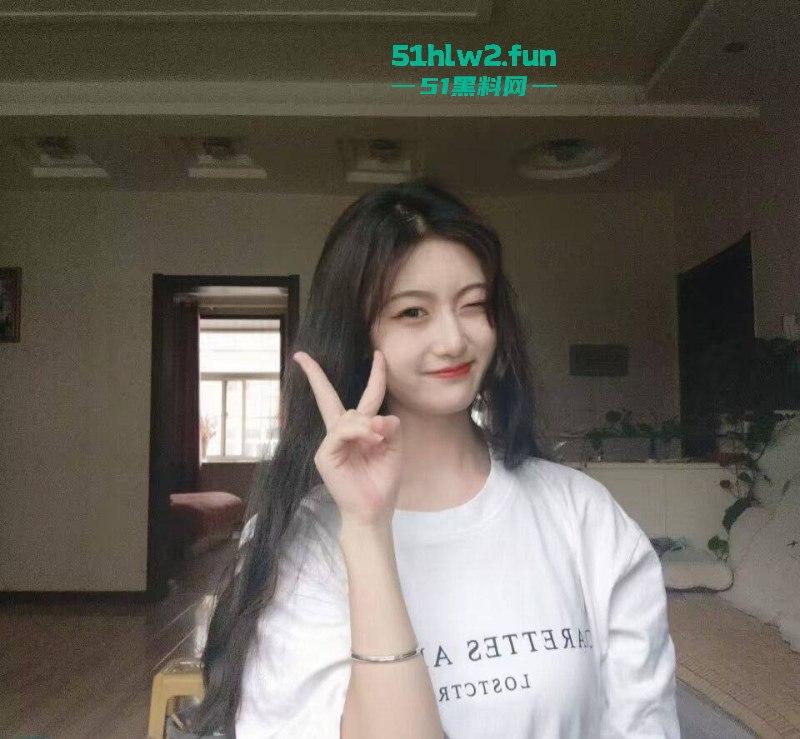 超高颜值极品身材清纯学生妹,与男友啪啪自拍视频被渣男曝光流出,床上主动清纯妹表演秀。-2