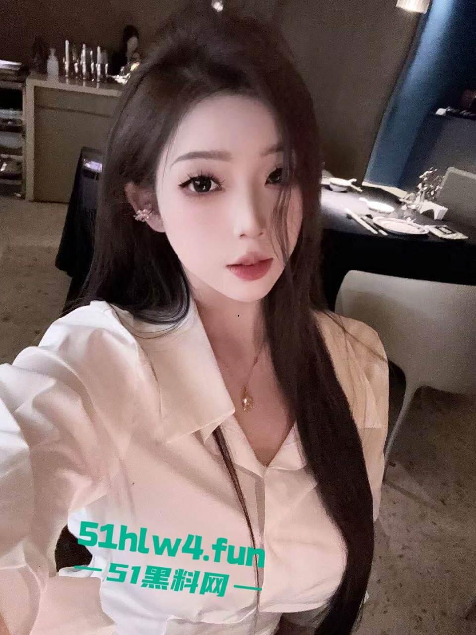 绝美颜值【夜宵789】身材高挑美腿性感女神,蜂腰巨乳蜜桃臀诱惑自拍福利流出。-5