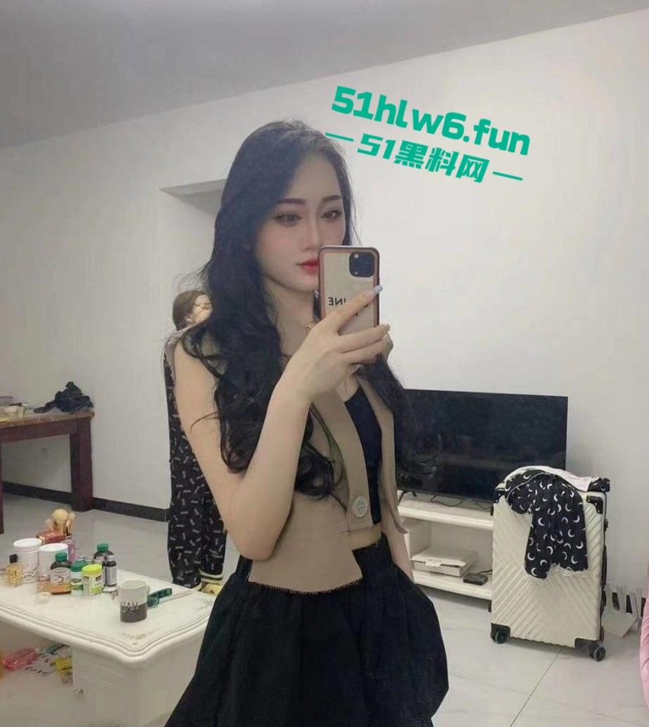 湖南衡阳骚母狗【肖丽】被爆出淫荡视频,最爱观音坐莲内射和口爆真骚到骨子里!-3