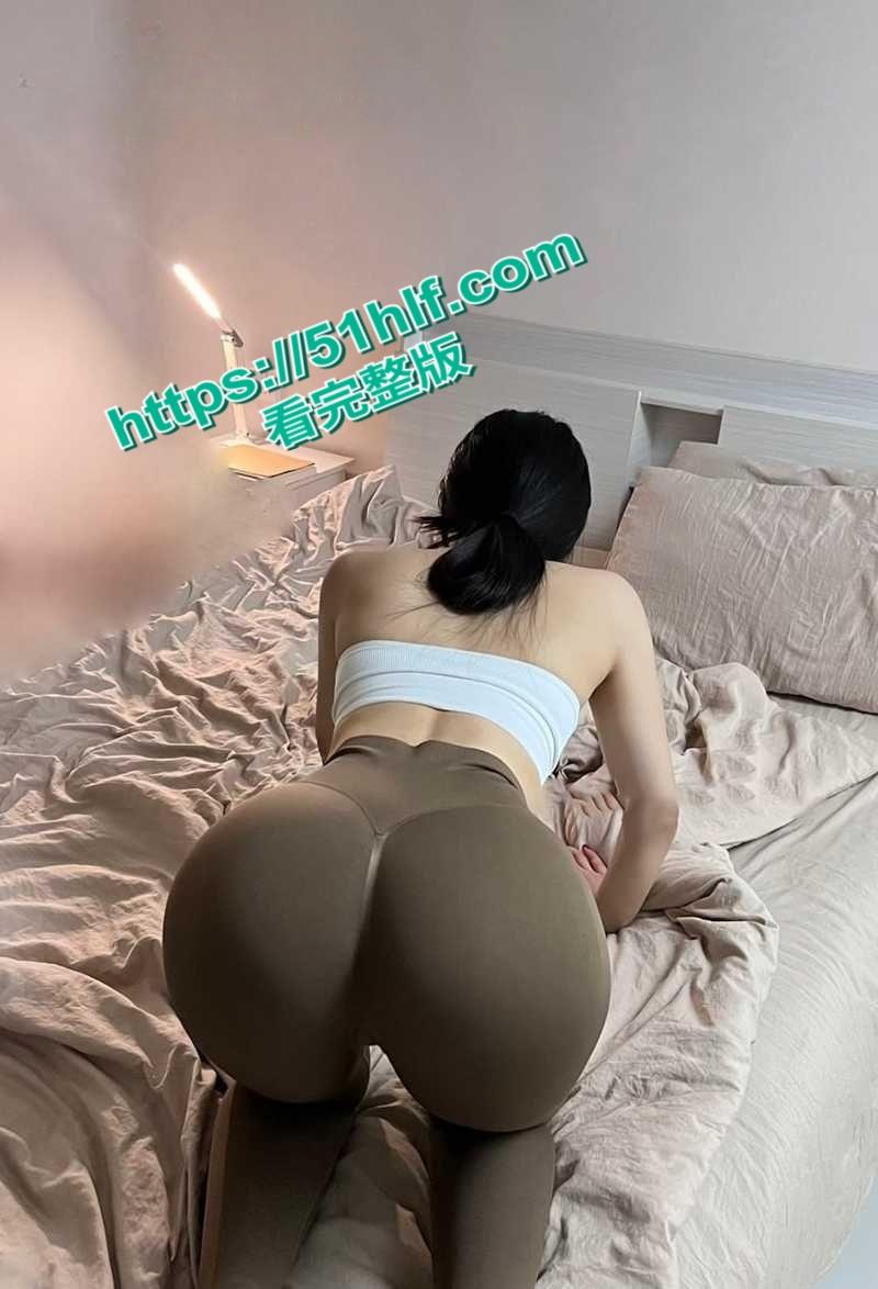 河南开封健身美女【来一份鲍汁】不雅视频被曝，性感公务员竟在外网当网黄，玩自慰直播喷尿超劲爆！-6