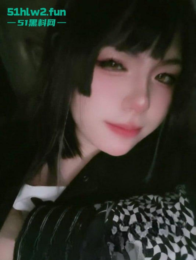 抖音cos界小网红【暗黑水晶铁蛋酱】线下与粉丝约炮泄密,真是个爱让男人吃逼的反差小女孩啊。-3