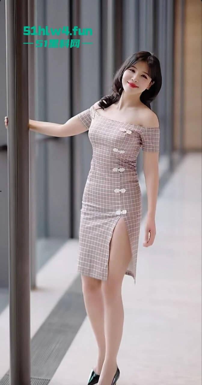 抖音巨乳嫩妹【刘钰儿yuer】顶级私拍泄露,口交深喉化身榨精魔人,露脸性爱高潮不断!-2