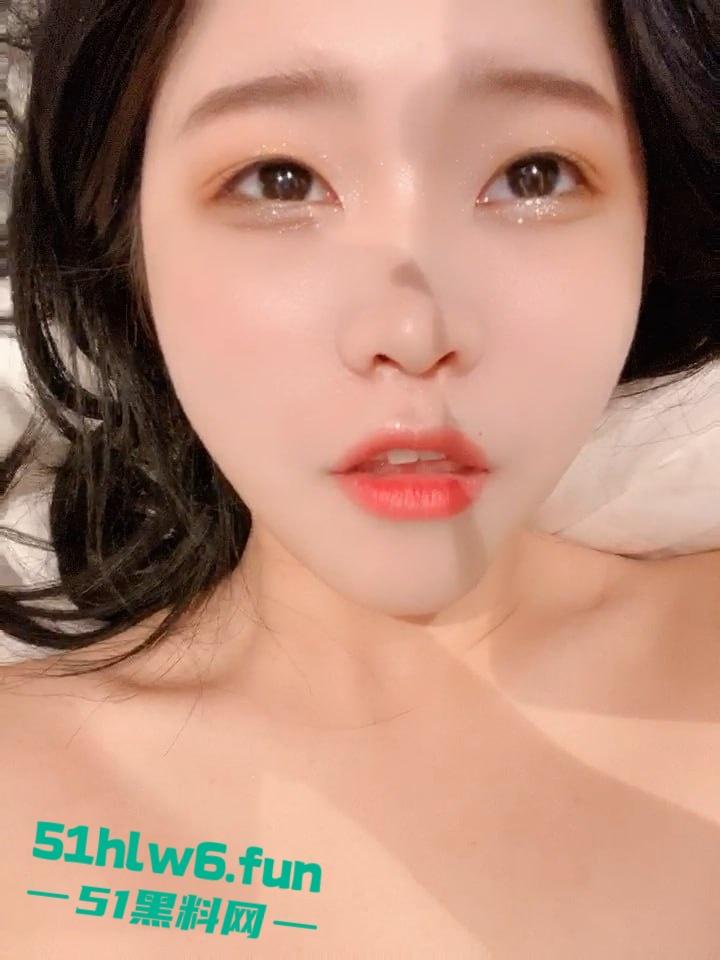 童颜巨乳网红【优妹】可爱颜值大眼妹,小穴敏感嫩穴诱人 私人定制自慰视频流出。-4