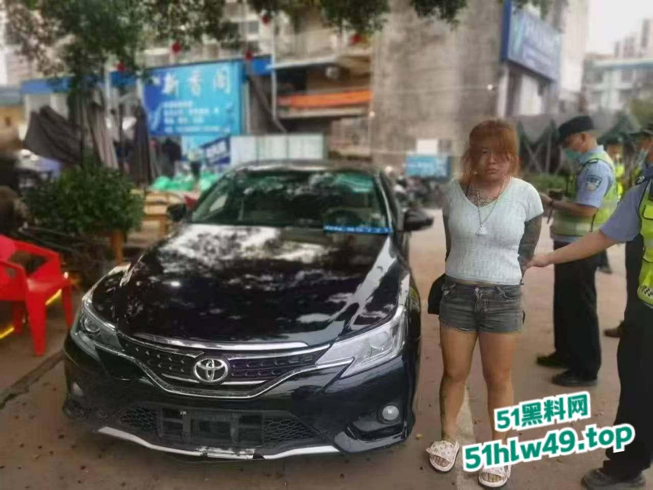 广东深圳精神小妹自驾无牌车辆小学门口,冲卡撞人后背厢藏刀带凶早想报复社会?-7