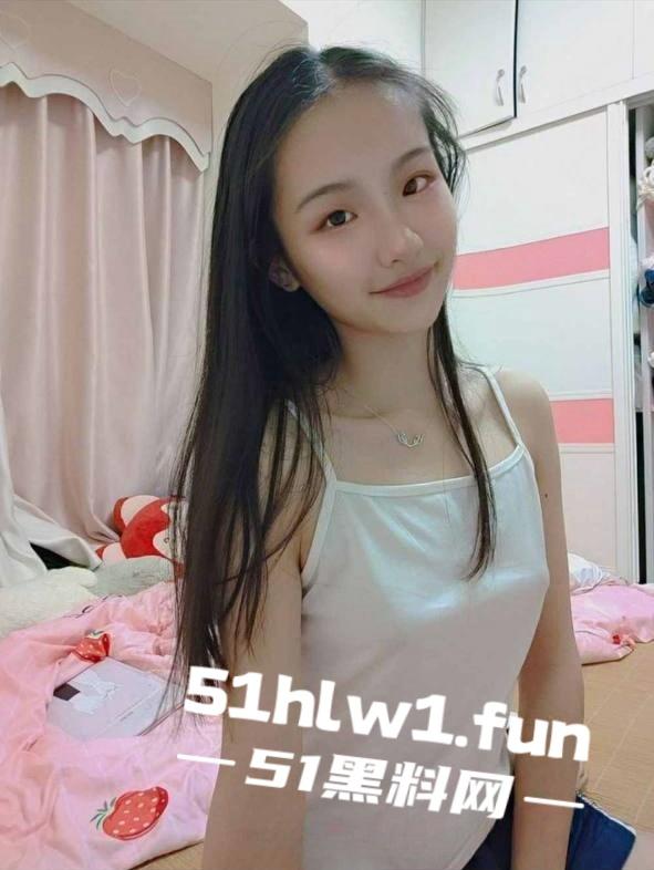 莆田酒店前台【刘芯梦】曝光经理客房做爱调教,母狗自拍泄密小嫩妹嫩穴堪称顶级母狗。-5