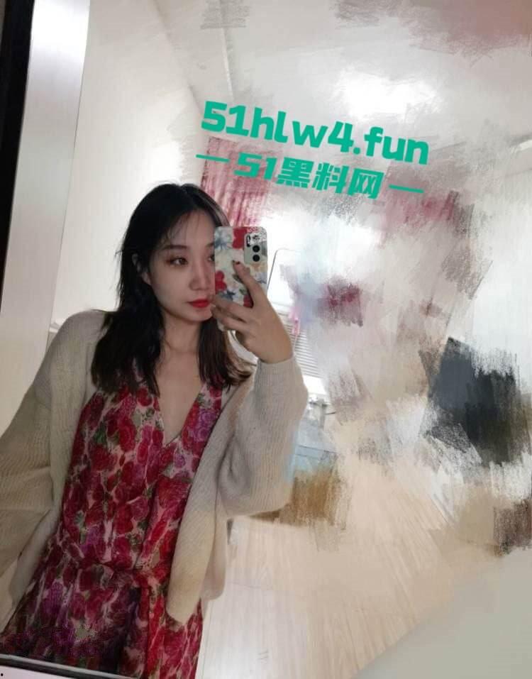 顶级身材御姐人妻【王诗玉】万达轻奢专柜柜姐,身材高挑巨乳翘臀背着老公约炮被发现果断将骚逼曝光。-2