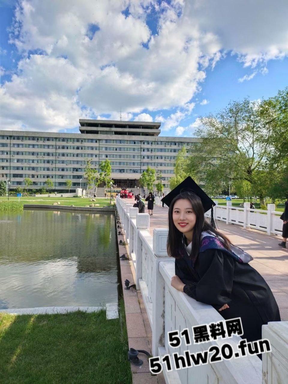 英国知名杜伦大学,富家千金硕士生【李颖】不雅视频流出,娇嫩身材被暴力抽插淫叫声不断。-3