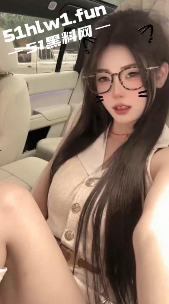 福建莆田骚货【郑烨烨】快手网红【吐泡泡】群里疯传她被操自拍视频,一边叼烟一边求操,骚话连篇堪称精神小妹本妹!-7