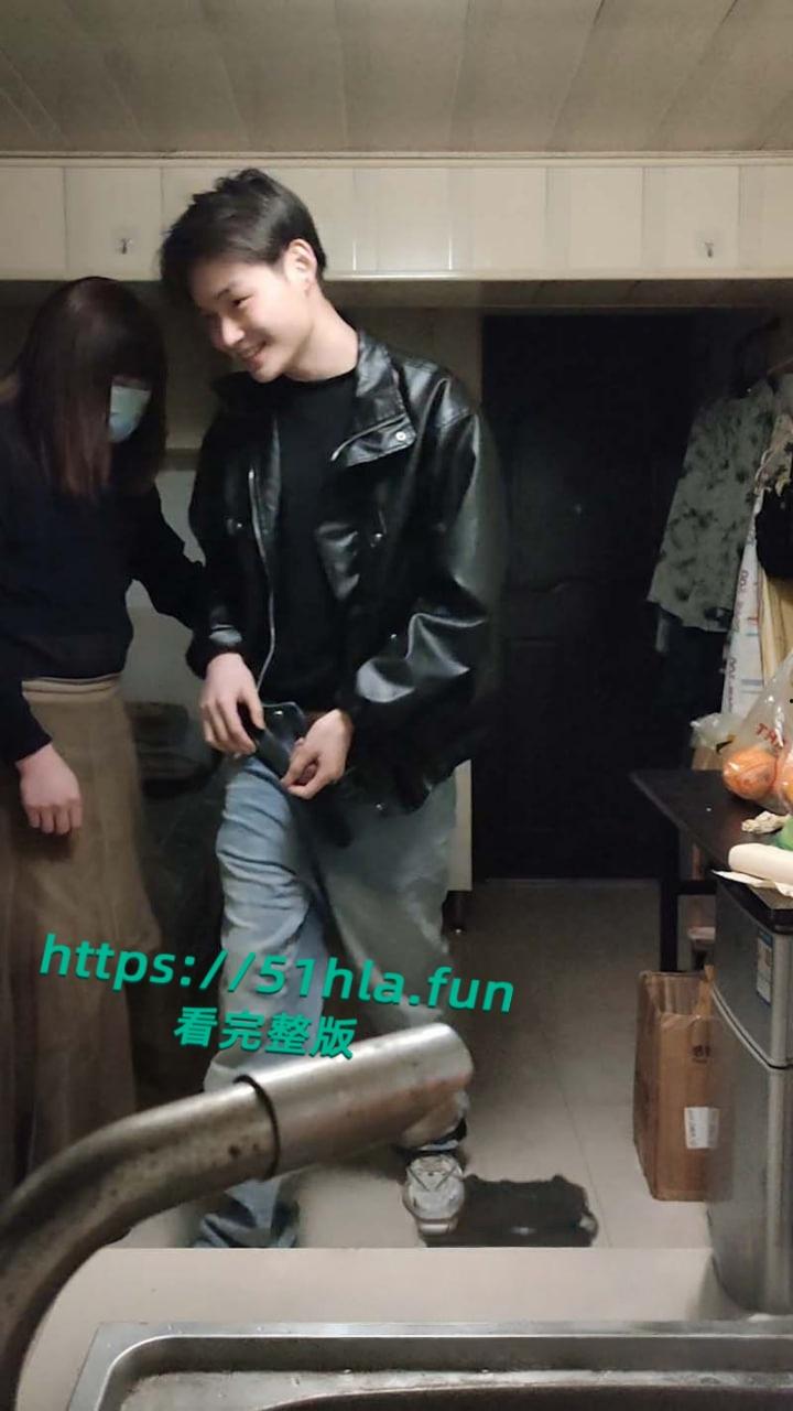 南京伪娘阿红事件，最耀眼的男嘉宾皮衣哥，闪亮登场，清纯气息帅男也拜倒在红姐石榴裙下！-2