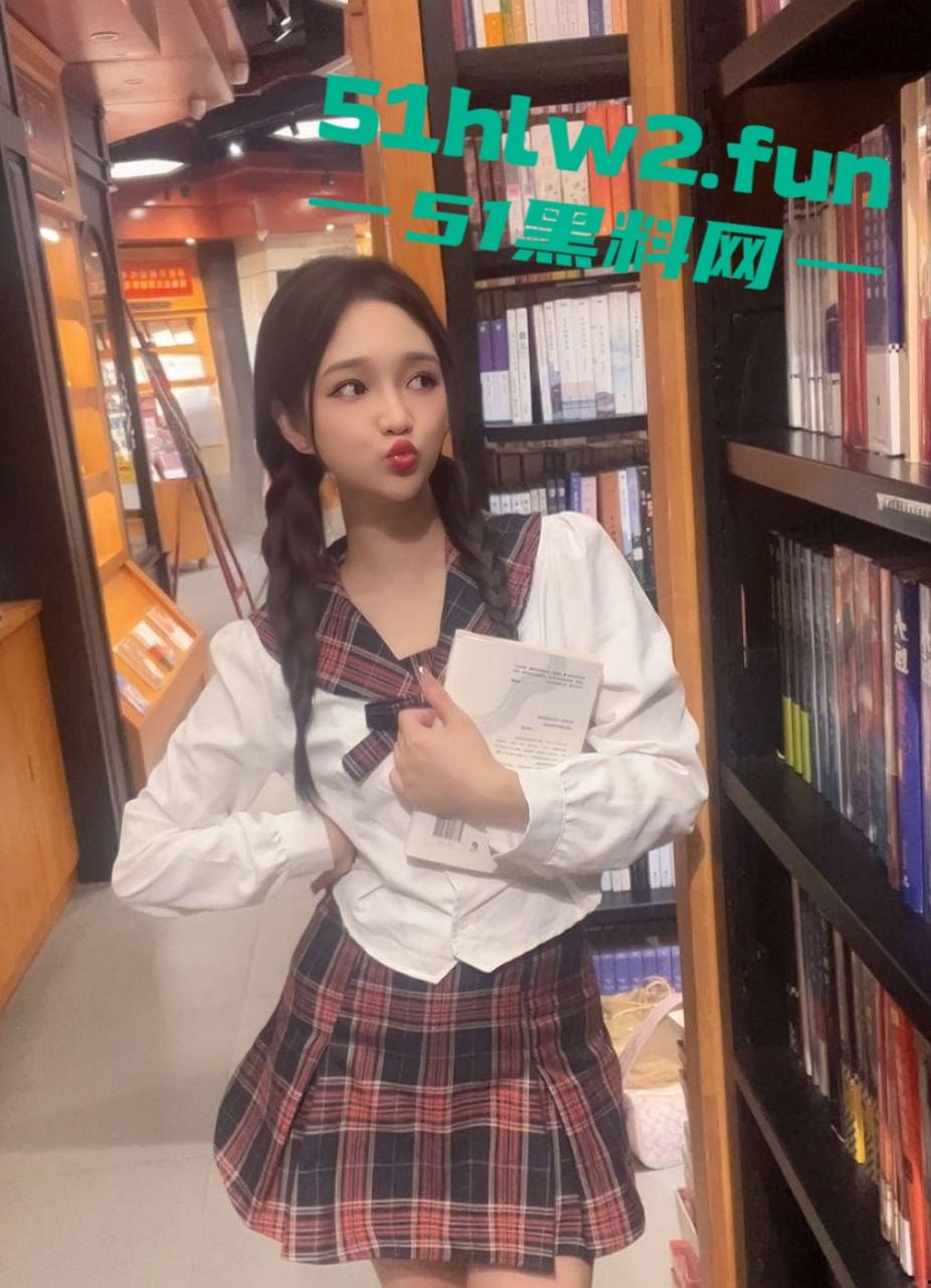 深圳大学校花女神极品舞蹈生【徐思涵】颜值靓丽身材完美,被土豪2w一个月包养全裸视图流出。-9