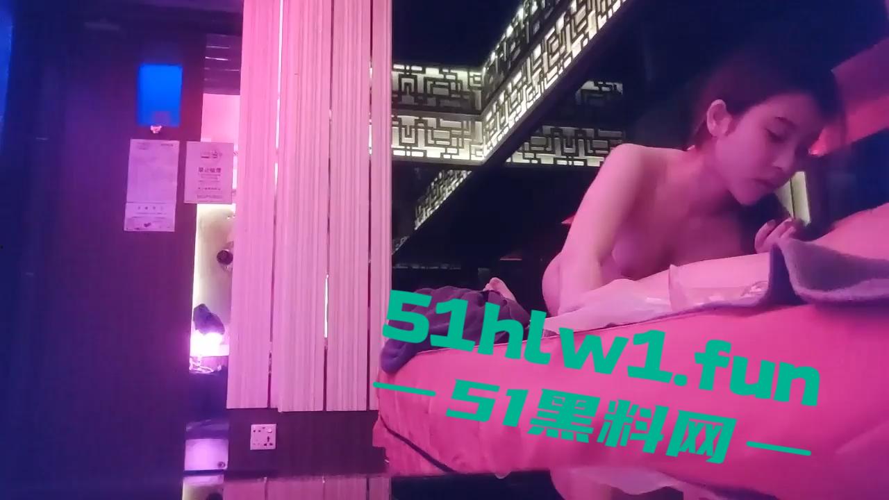 探店大神喇叭哥澳门【金池洗浴】带你领略别样的风采,小姐说每天要接待十几个客人逼会疼。-1