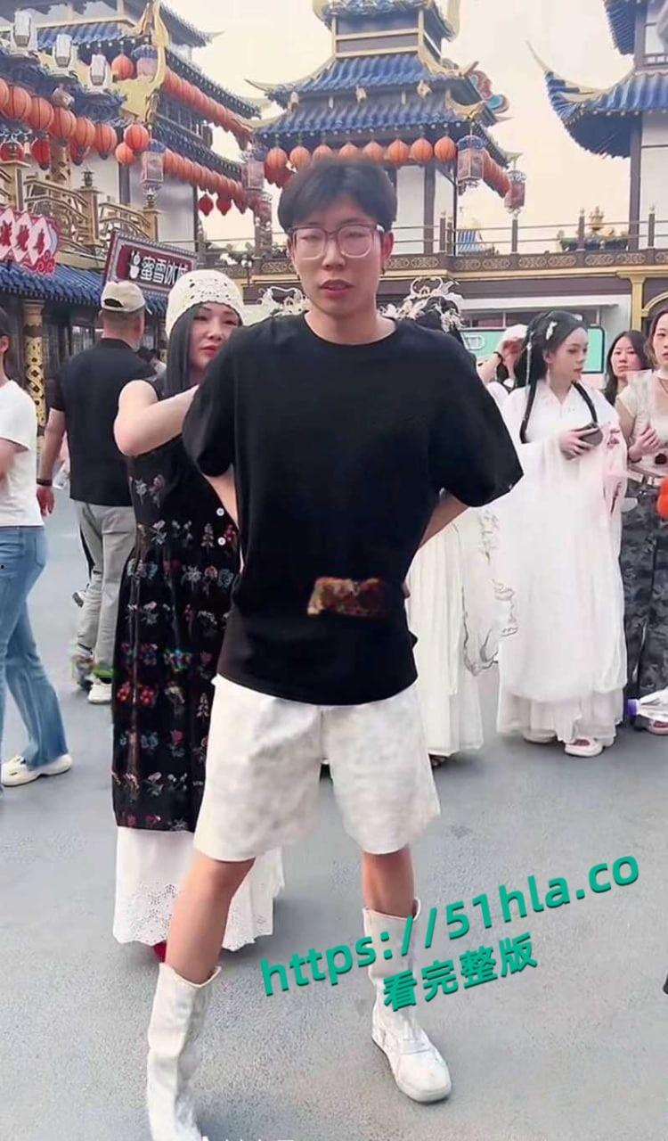 万岁山百万粉丝NPC【蓝狐狸】隐瞒结婚事实出轨榜一富姐被发现后,开始撕逼大战渣男行径曝光引爆全网!-2