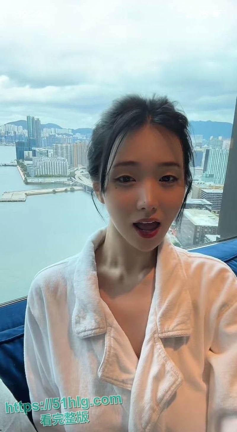 韩国】顶级模特网红【李妍雨】转战抖音瞬间吸粉10万 绝美颜值征服中国网友 魔鬼身材让人欲罢不能-1