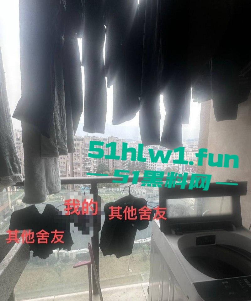 常州精神小妹【费雨心】爆炸性丑闻,一个月换6个男人,射精一床让闺蜜睡,内裤随手扔枕头简直离谱!-11