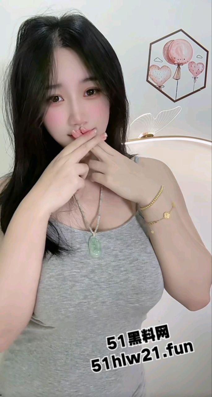 抖音14万粉网红【末世唧唧】人前甜美人后骚反差巨大,6分钟逼脸同框抠穴视频独家流出。-1