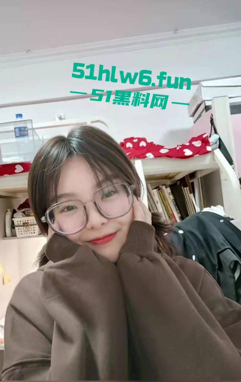 阜新市反差婊【张佳佳】身材超赞的反差母狗,有男友依旧按耐不住网上撩骚,找猛男被调教性爱视频流出。-11