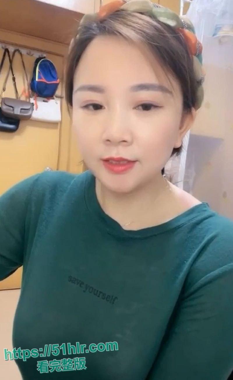 抖音网红【你家麦子】透视睡衣、巨乳激荡全场,现场自慰表演,揉搓大奶子,让你欲罢不能!-3