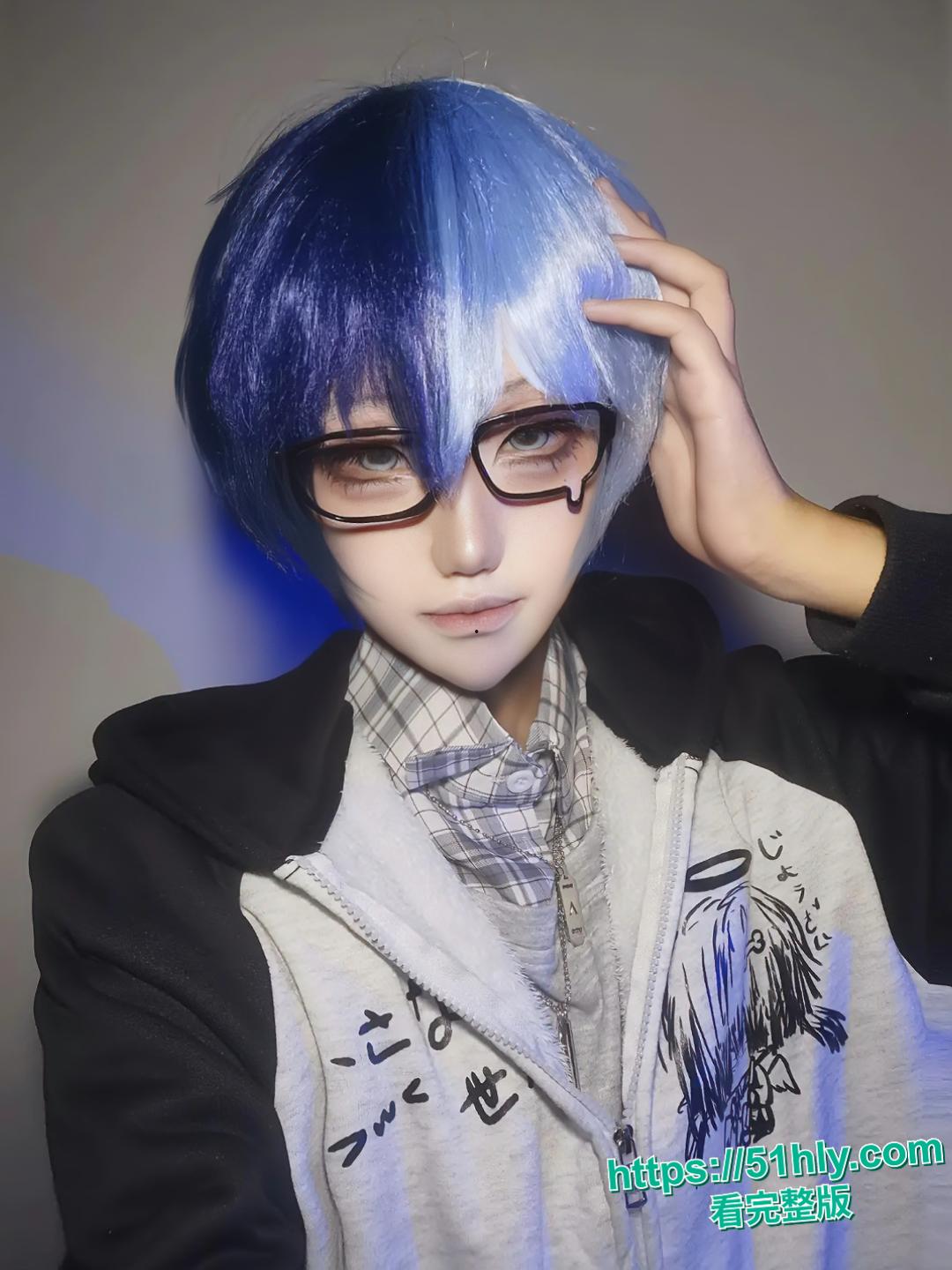 抖音婵姐和黑手S热瓜曝光 拉着粉丝开多人淫趴 公共厕所要求进女厕舔脚 坐出租车被迫摸下体露出 不雅视频全网疯传-4