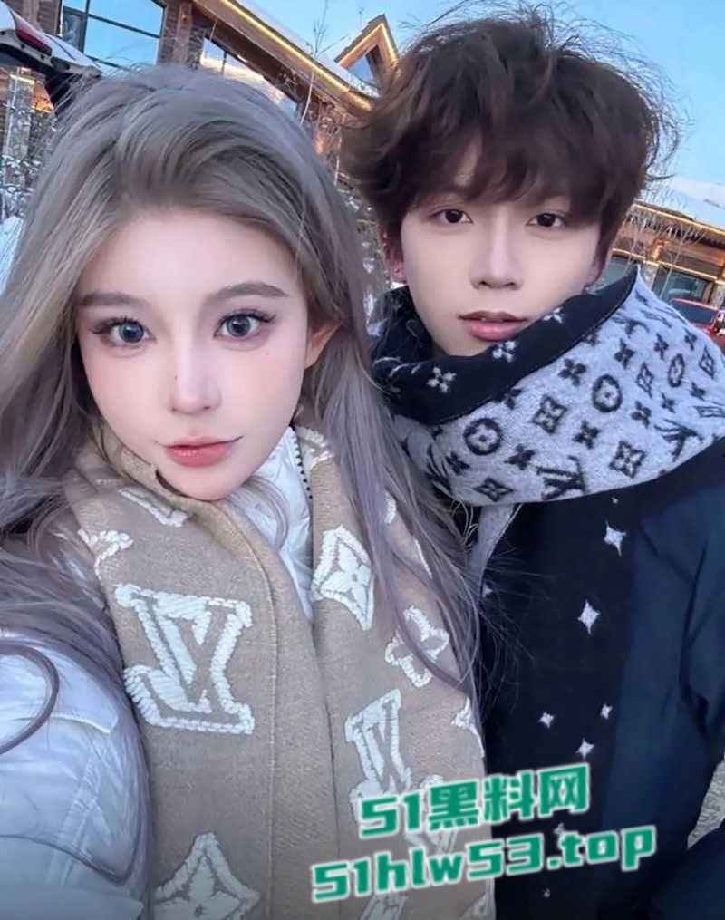 百万网红【妍妍酱】复吸实锤+私生活混乱彻底塌房，柬埔寨当扶手坐台视频流出，过夜费竟高达1500美刀天价。-4