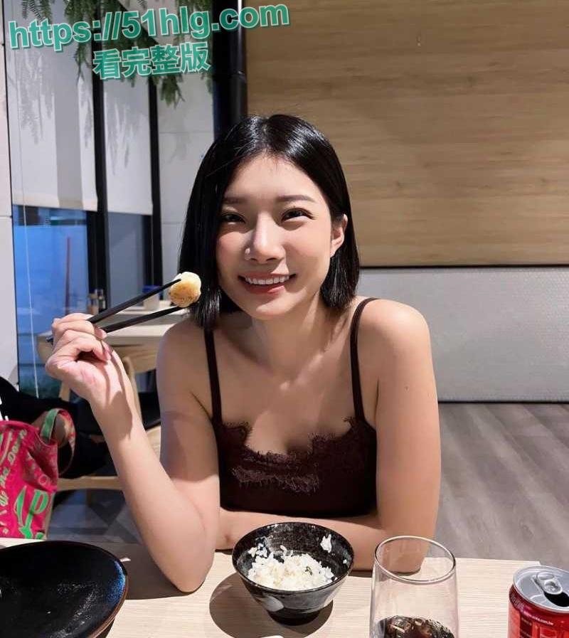 【天津】极品少妇【童杏丽】背着老公与男闺蜜旅游 白天欣赏美食美景 晚上欣赏人妻浪荡淫态 你还相信有纯友谊吗?-1