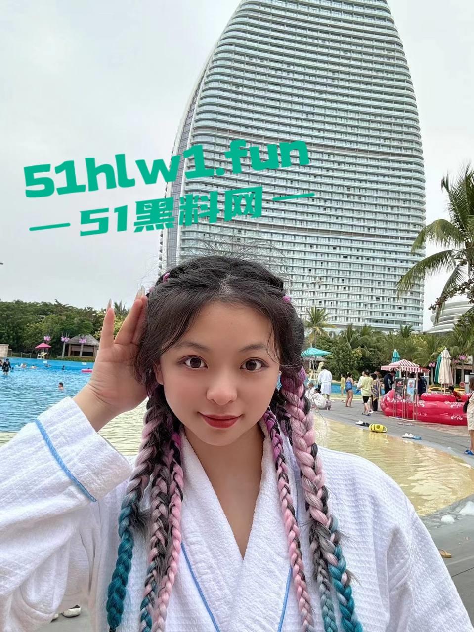 绿帽男分享骚女友,高颜值大奶骚母狗,穿诱人黑丝激情吃鸡,渴望和女友一起伺候绿主,有人想加入么?-6