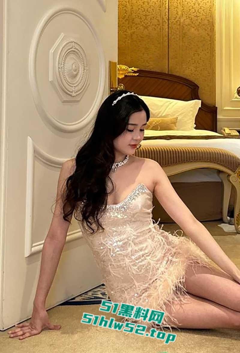 北京城市学院少女【王晗】性爱视频泄露,高颜值学生妹露脸口交,骑乘撸管还被颜射!-5