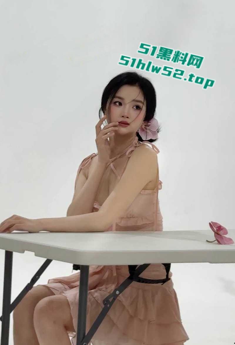 北京城市学院少女【王晗】性爱视频泄露,高颜值学生妹露脸口交,骑乘撸管还被颜射!-8