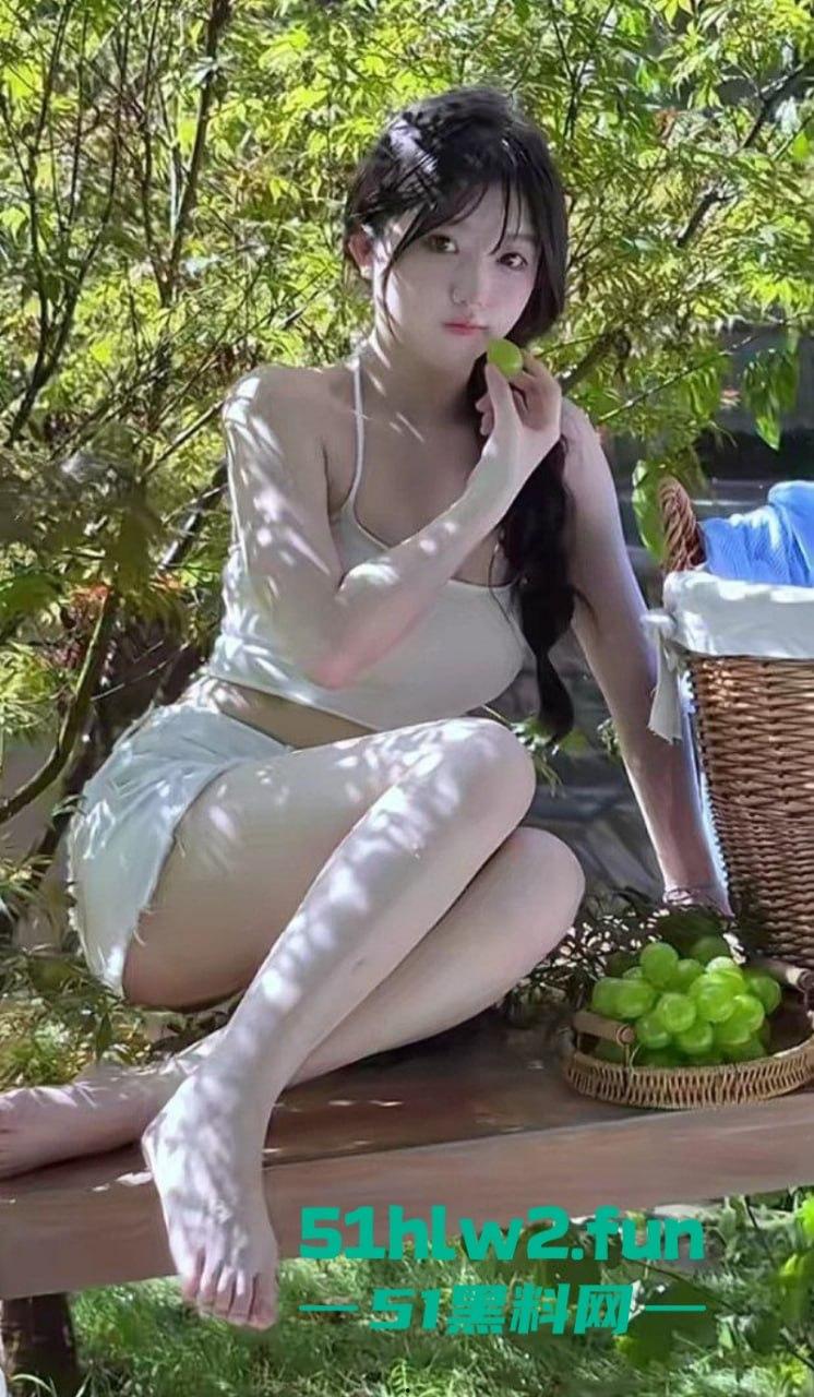 抖音280W粉甜美嫩妹【天降之雯】明星颜值模特身材全裸自慰,坚挺美乳神秘小穴爸爸们快来。-5