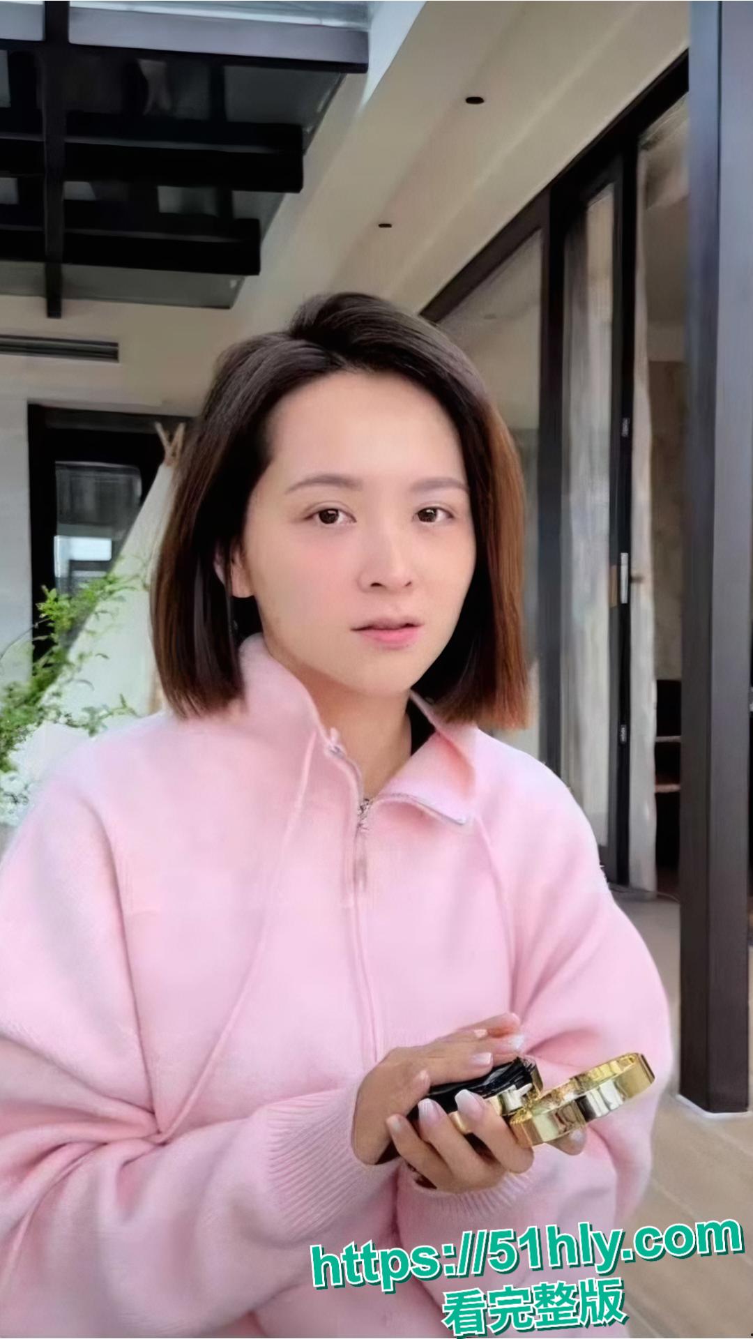 古装女演员邓莎 和某知名导演合作床戏流出 为女主身份甘心当导演母狗 玩得欲仙欲死-10