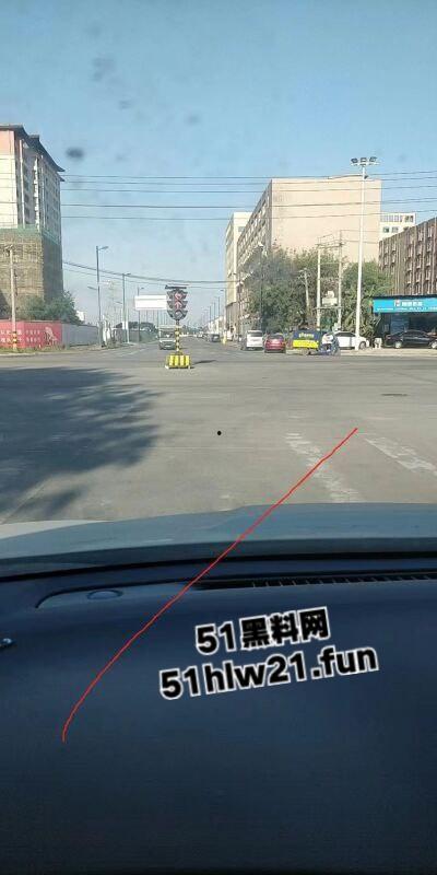 极品白嫩骚兔女郎网聊主动送炮,老实男激动提枪赴约却被上了生动一课脑袋坏了!-19