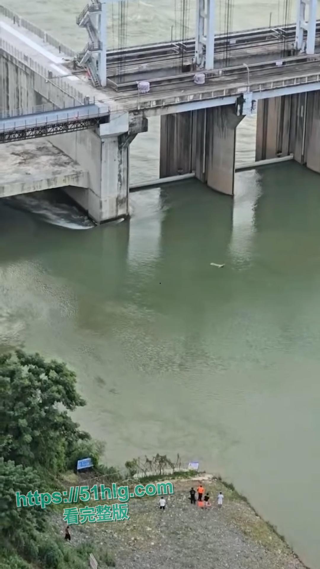 【广西】渣男教师【陶振锋】出轨害死16岁花季女生:欺骗、恶语相向、重度抑郁,自杀视频曝光,悲剧结局让人唏嘘-12