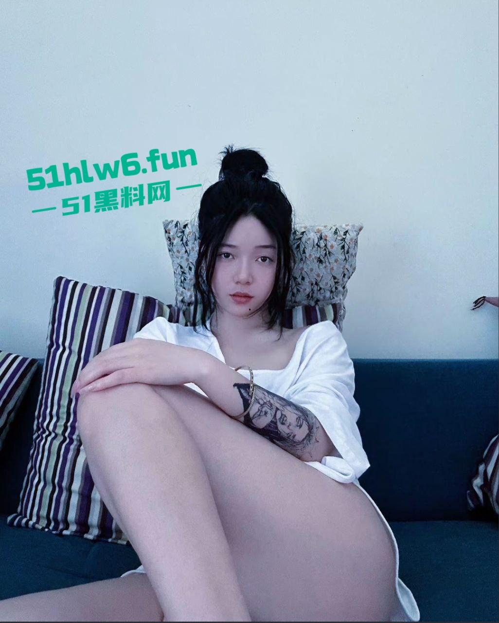 抖音极品网红【丫头】高挑身材长腿尤物,在陕西做台球助教用色相欺骗瓜友,骗钱后直接消失渣女一枚实锤。-8