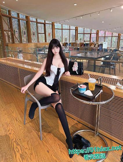 推特骚鸡眼罩玩法彻底疯批!紫灯大床被操到失神,求猛男射满嘴舔得干干净净!-10