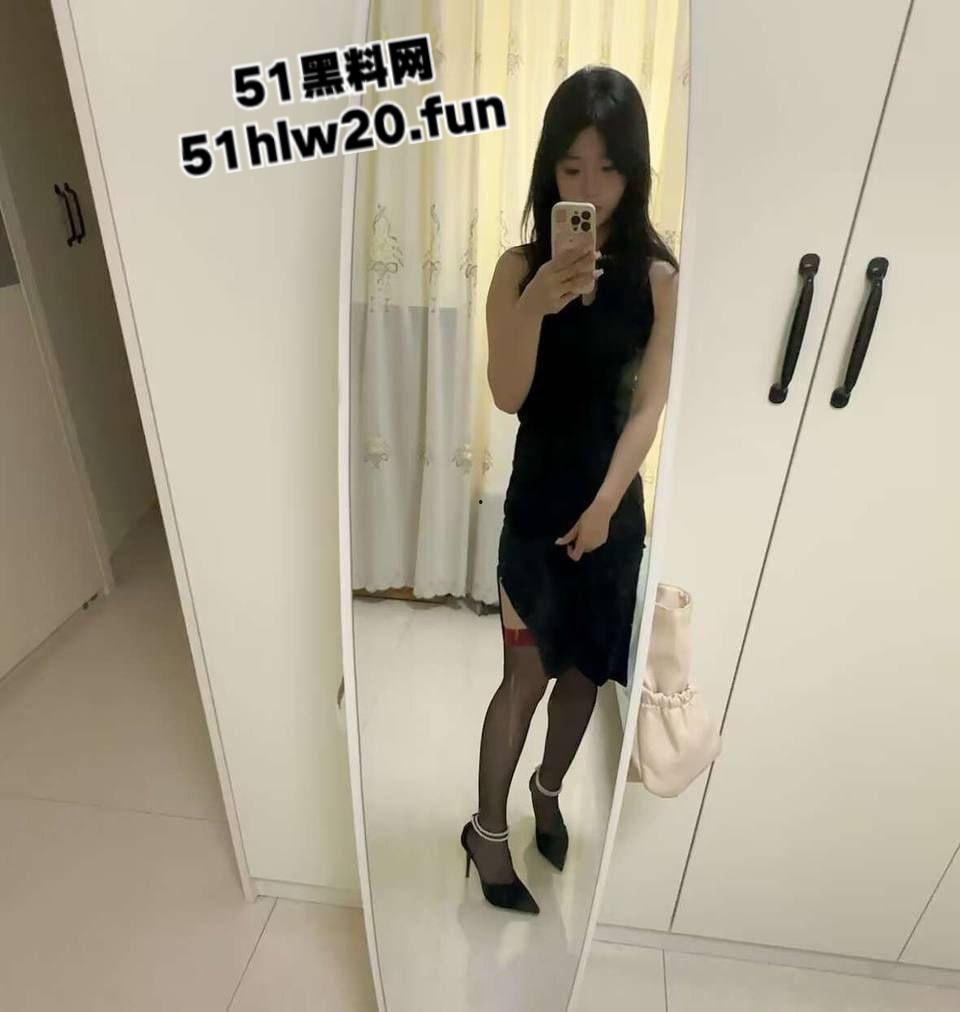山东青岛06年清纯高中生【胡雯欣】19岁嫩妹玩到娇喘失控,稚嫩的脸庞也掩盖不住欲望的渴望!-7