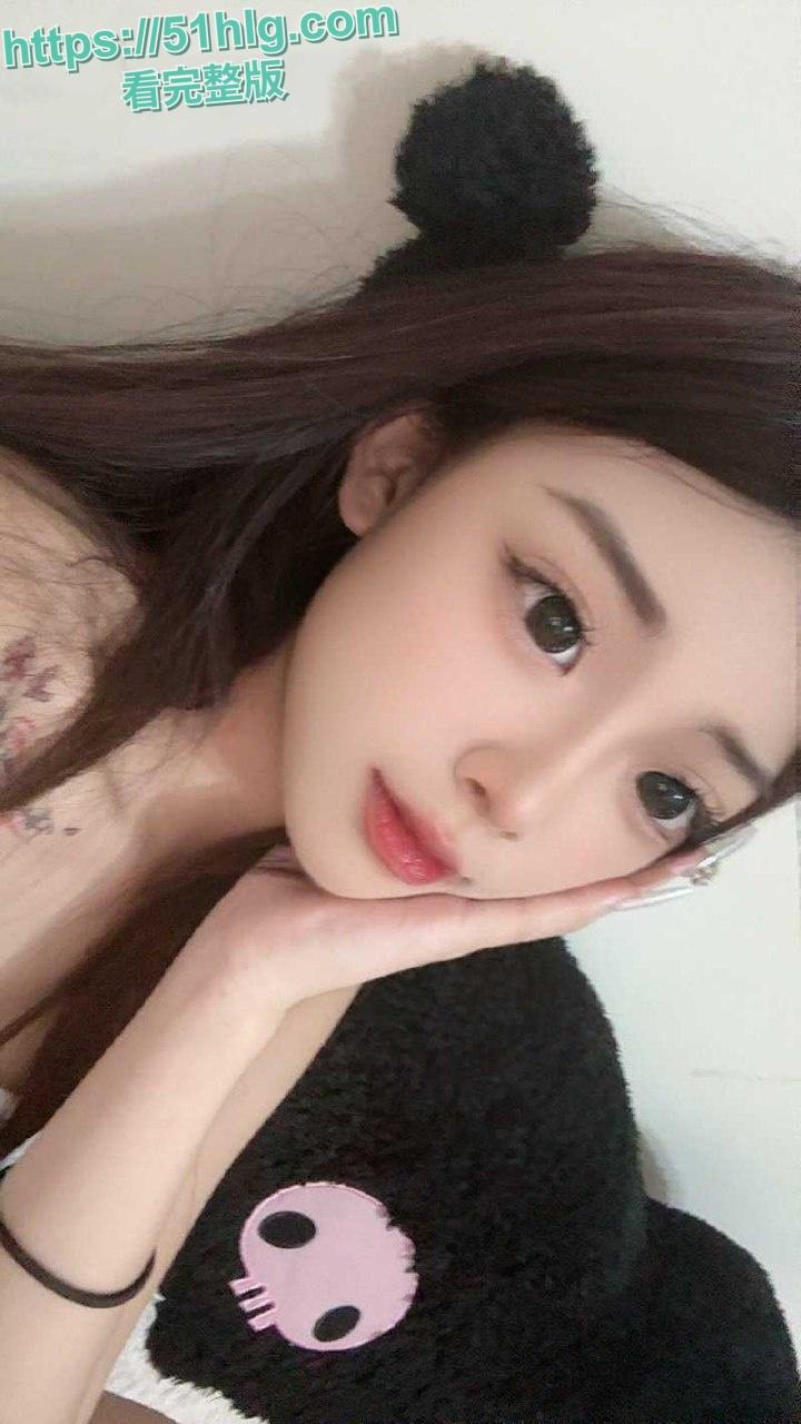 抖音网红【柠檬】性爱视频曝光!网友惊叹身材爆辣,前男友与好兄弟激情3P爆操,反差婊霸气回应自信美艳-2